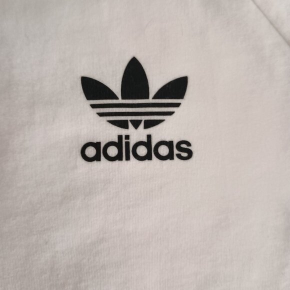 Adidas Boys White Long Sleeve T-Shirt Black Arm Stripes Size XS 7-8 years - Picture 4 of 16